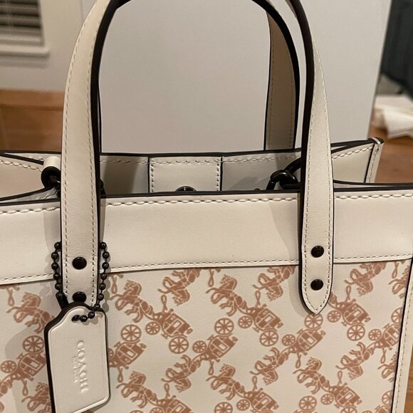 Coach CD750 Textured Field Tote 22 Horse & Carriage in Chalk White - Picture 12 of 16